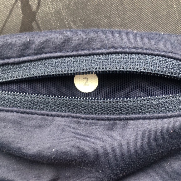 Lululemon shorts Size 2 - Picture 6 of 6